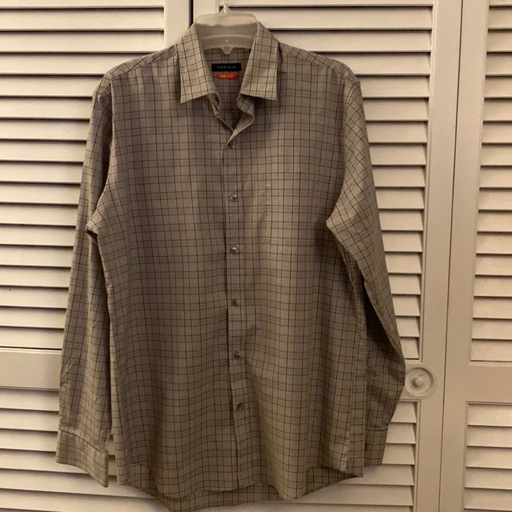 Men’s Van Heusen Long sleeved Dress Shirt